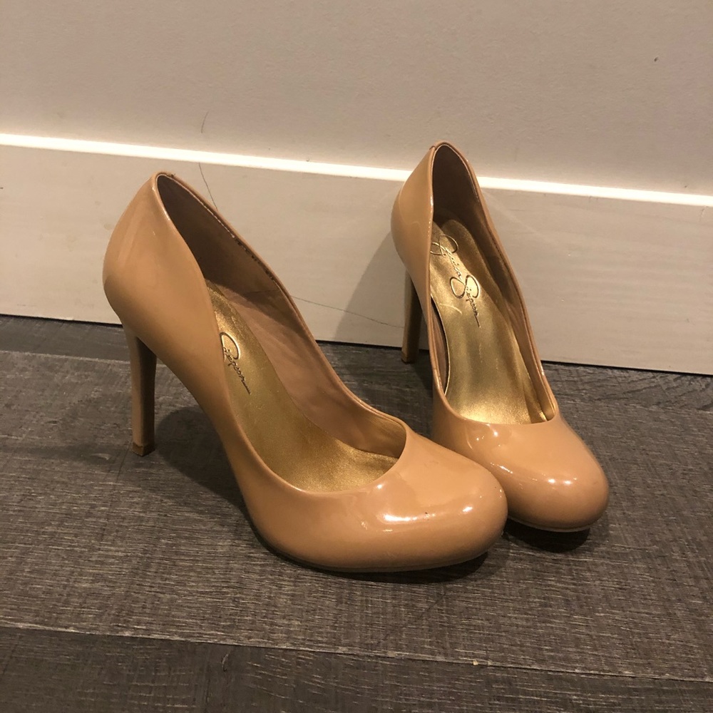 Nude Jessica Simpson 3" pump, size 8.5 US